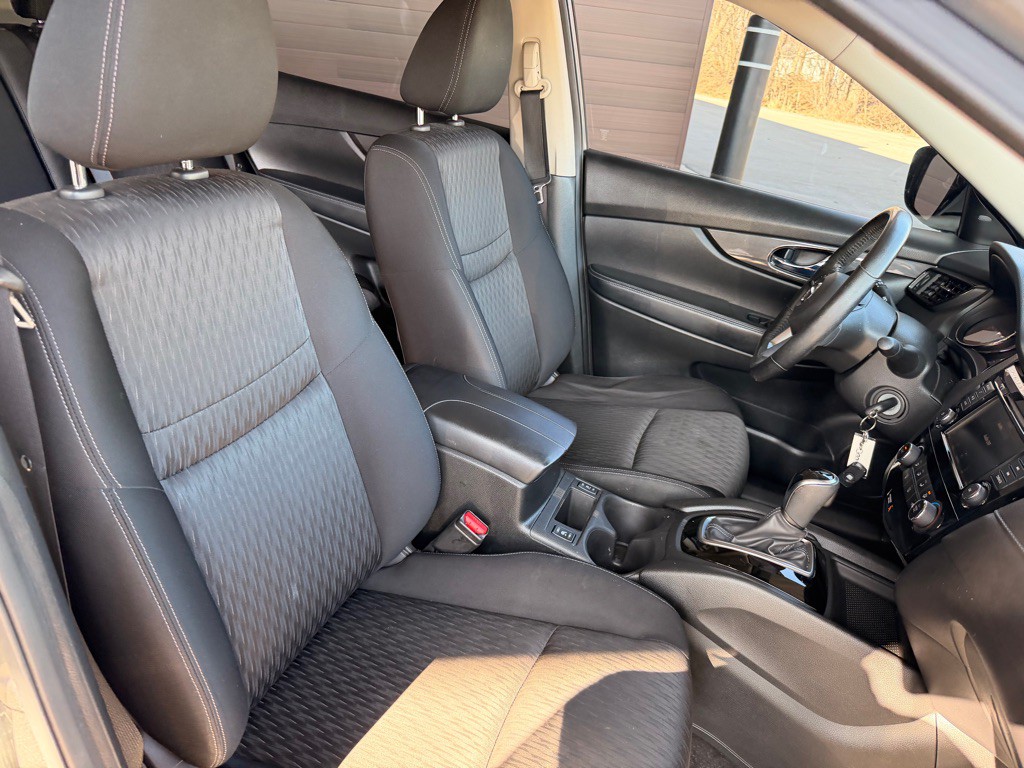 2019 Nissan Rogue Image 17