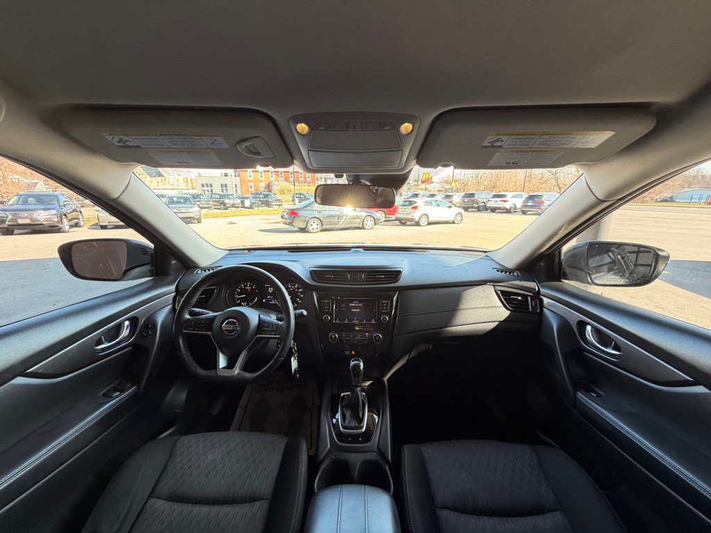 2019 Nissan Rogue Image 18