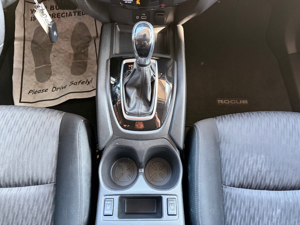 2019 Nissan Rogue Image 25