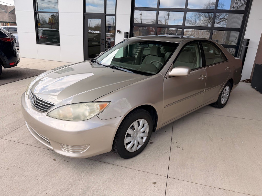 2005 Toyota Camry Image 3