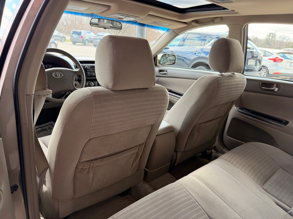 2005 Toyota Camry Image 11