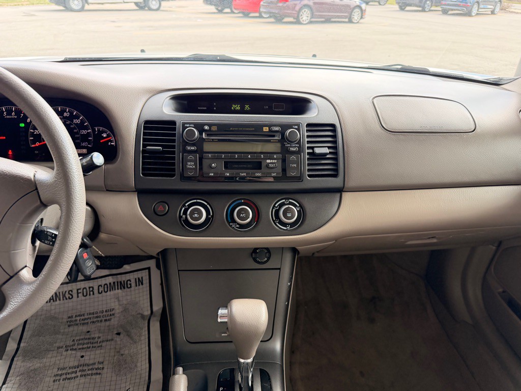 2005 Toyota Camry Image 22