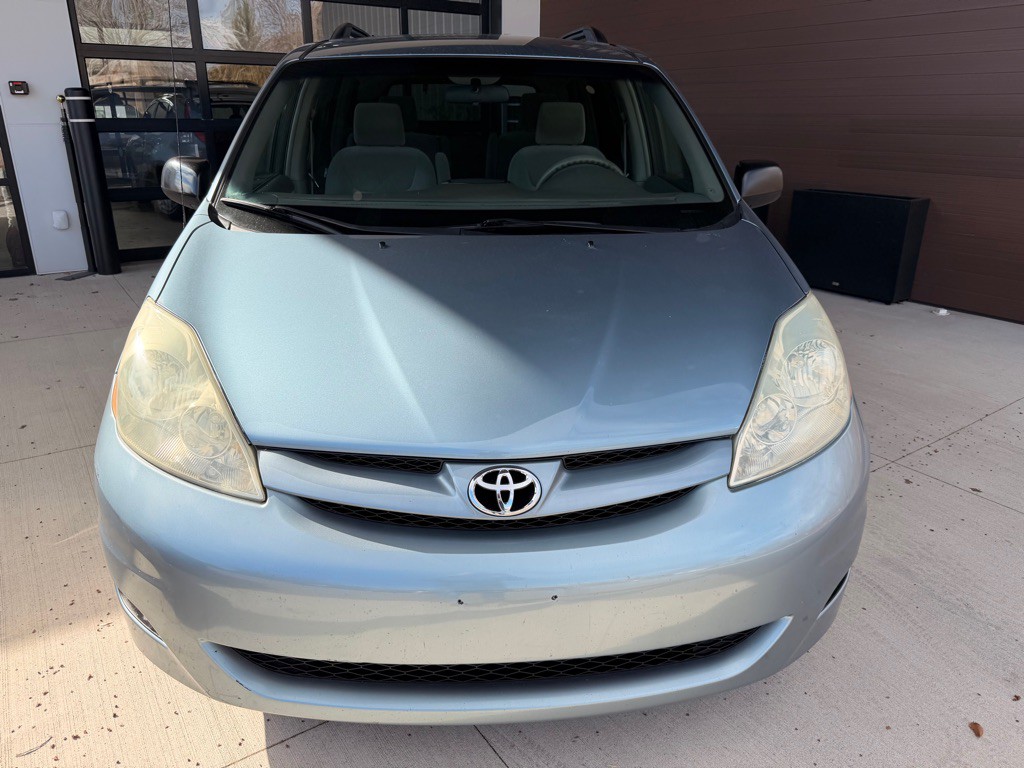 2006 Toyota Sienna Image 2