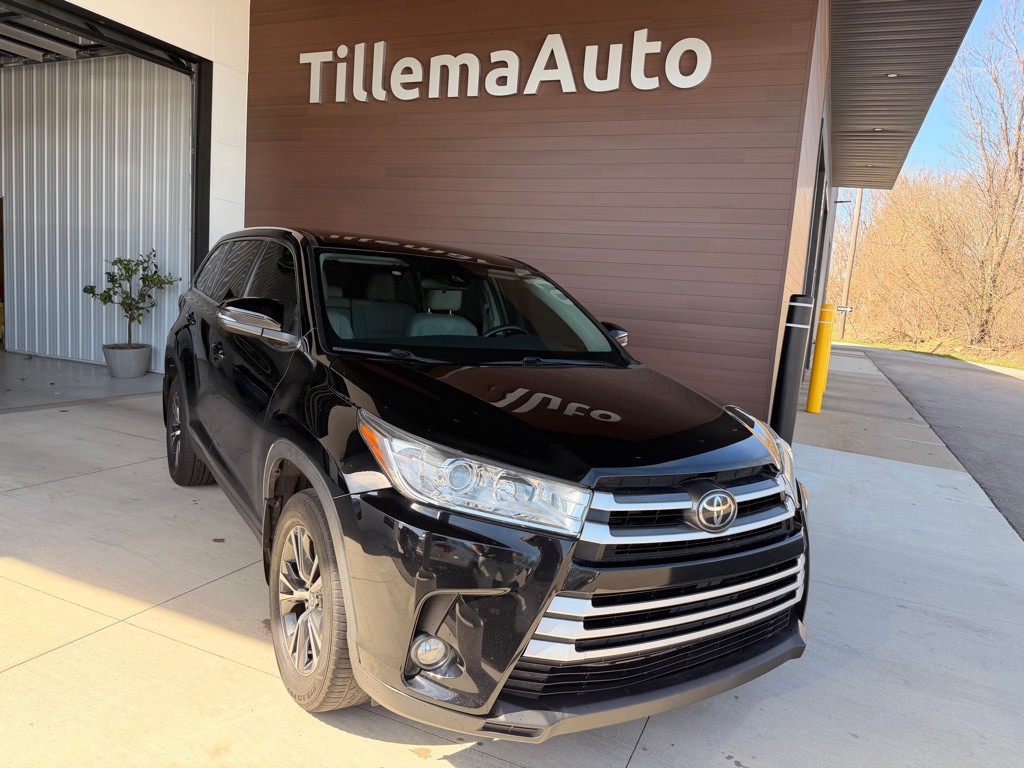 2019 Toyota Highlander Image 1