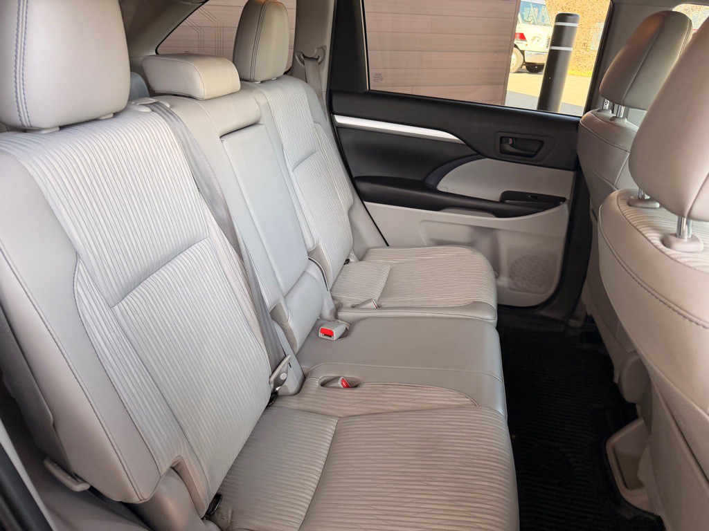2019 Toyota Highlander Image 17