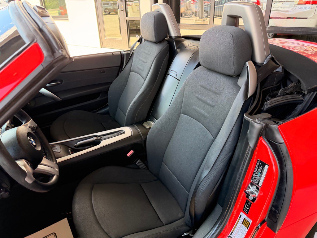2005 BMW Z4 Image 10