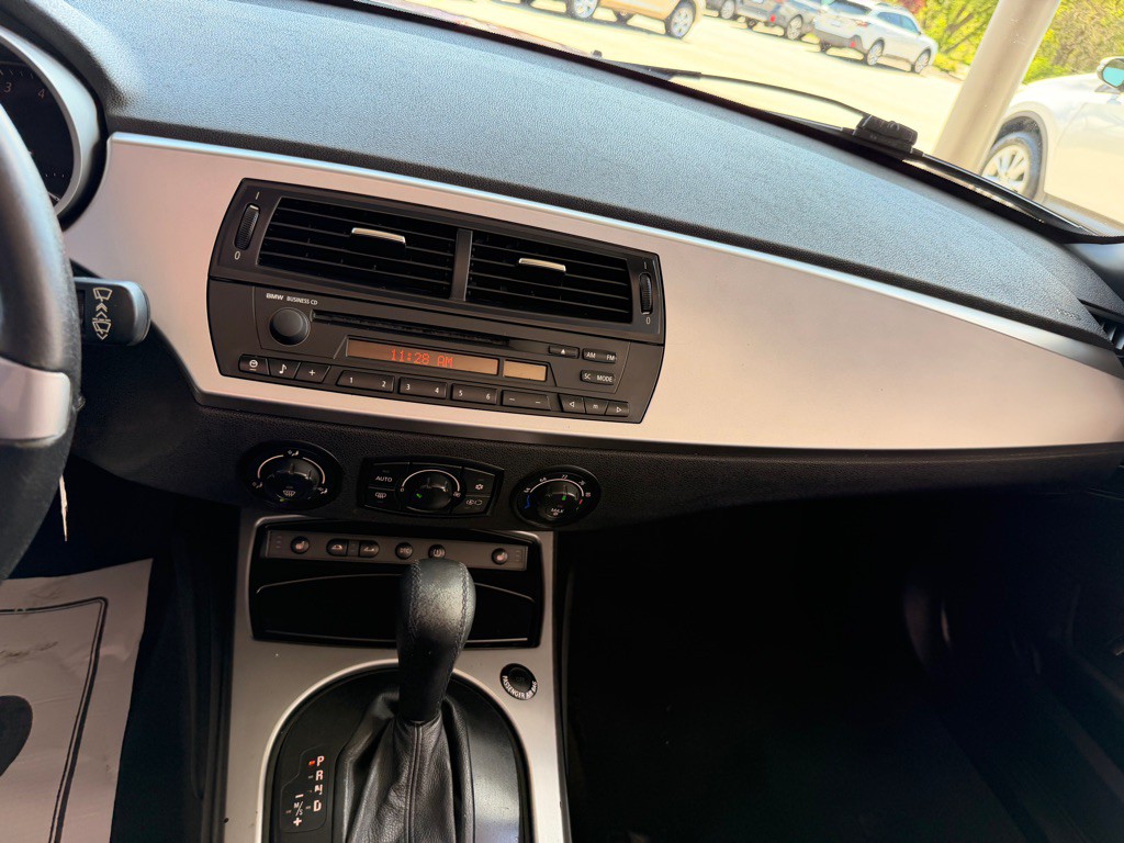 2005 BMW Z4 Image 17