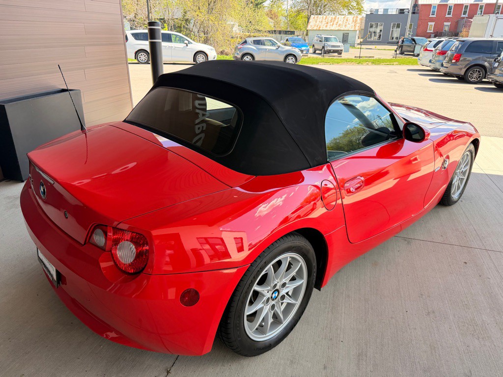 2005 BMW Z4 Image 23
