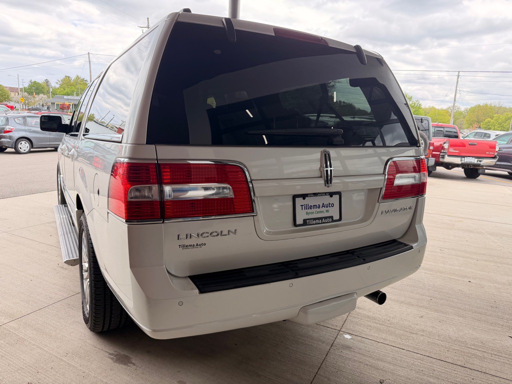 2013 Lincoln Navigator Image 5
