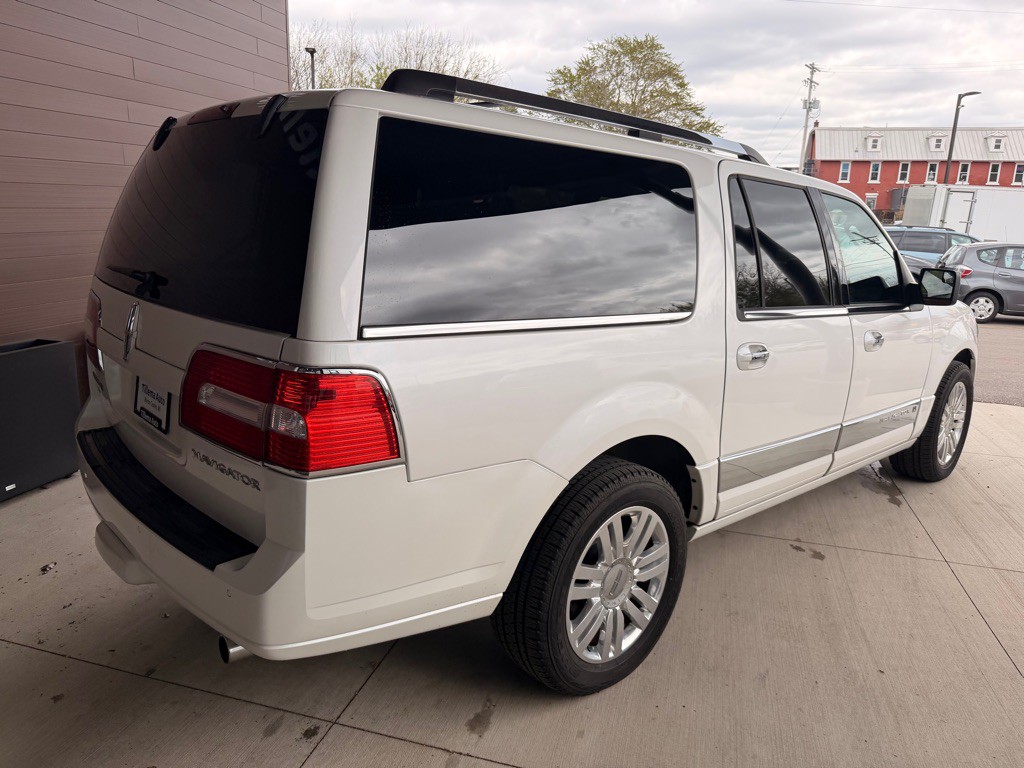 2013 Lincoln Navigator Image 7