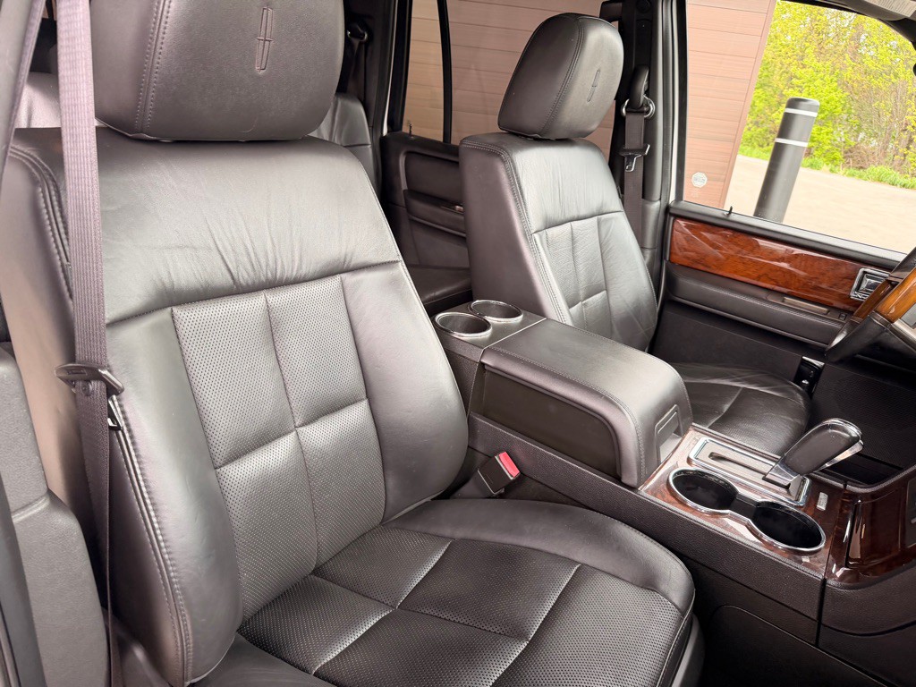 2013 Lincoln Navigator Image 19