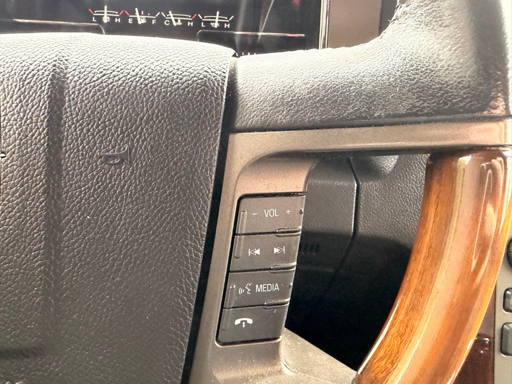2013 Lincoln Navigator Image 23