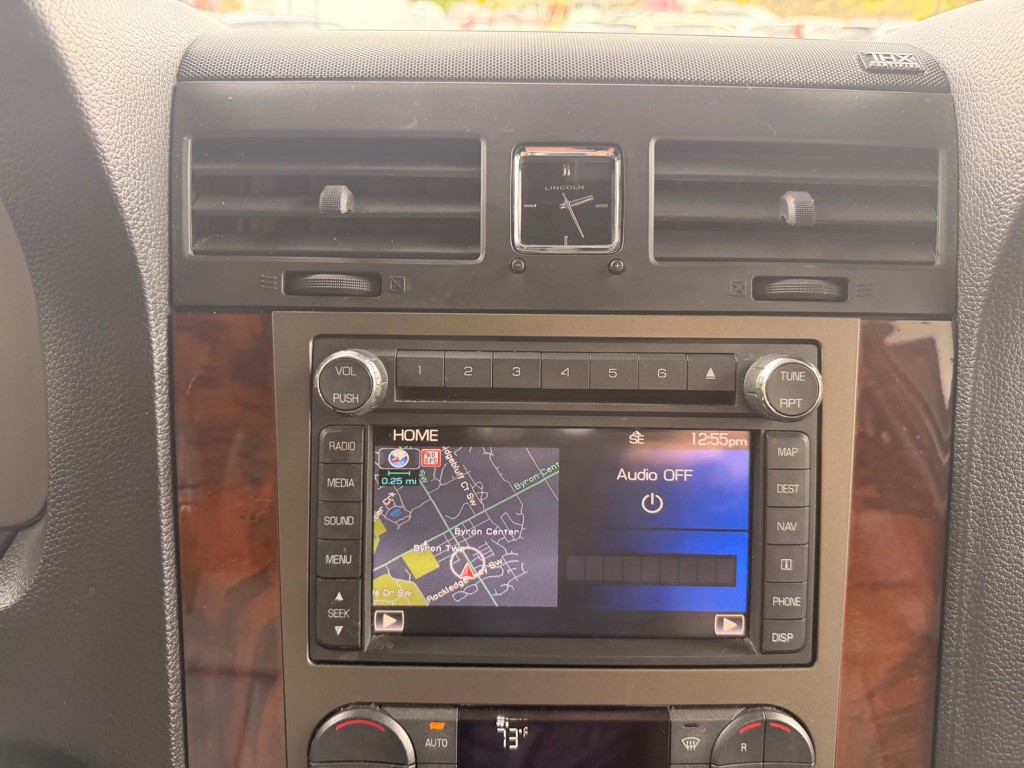 2013 Lincoln Navigator Image 26