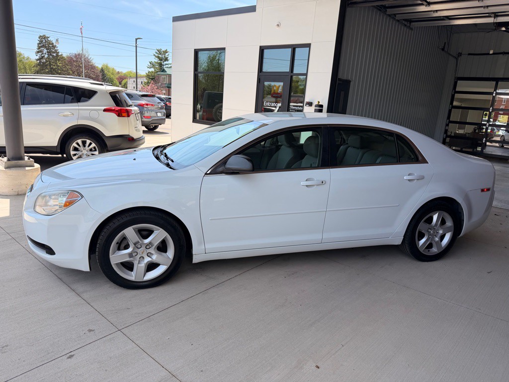 2010 Chevrolet Malibu Image 4