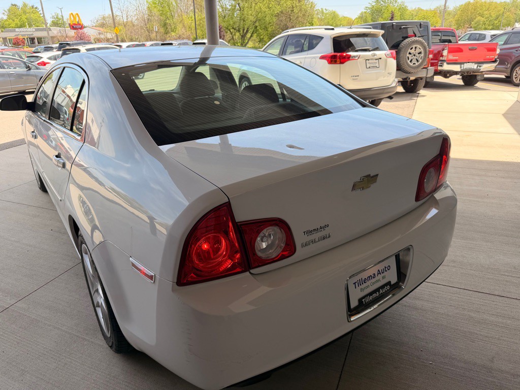 2010 Chevrolet Malibu Image 5