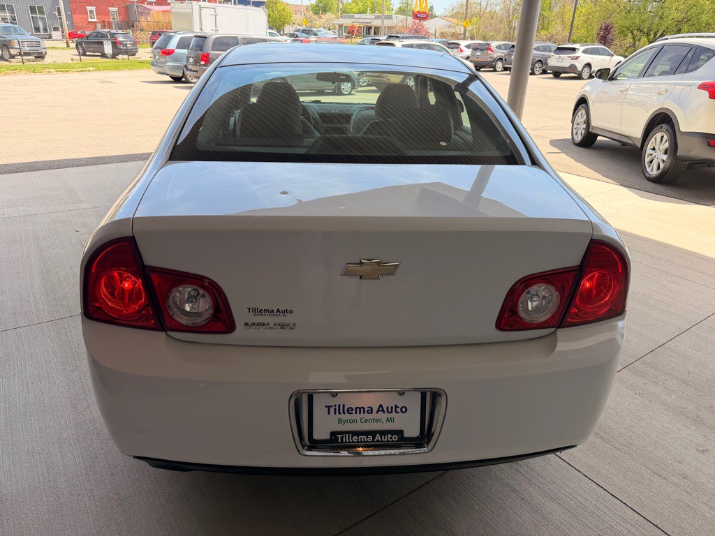 2010 Chevrolet Malibu Image 6