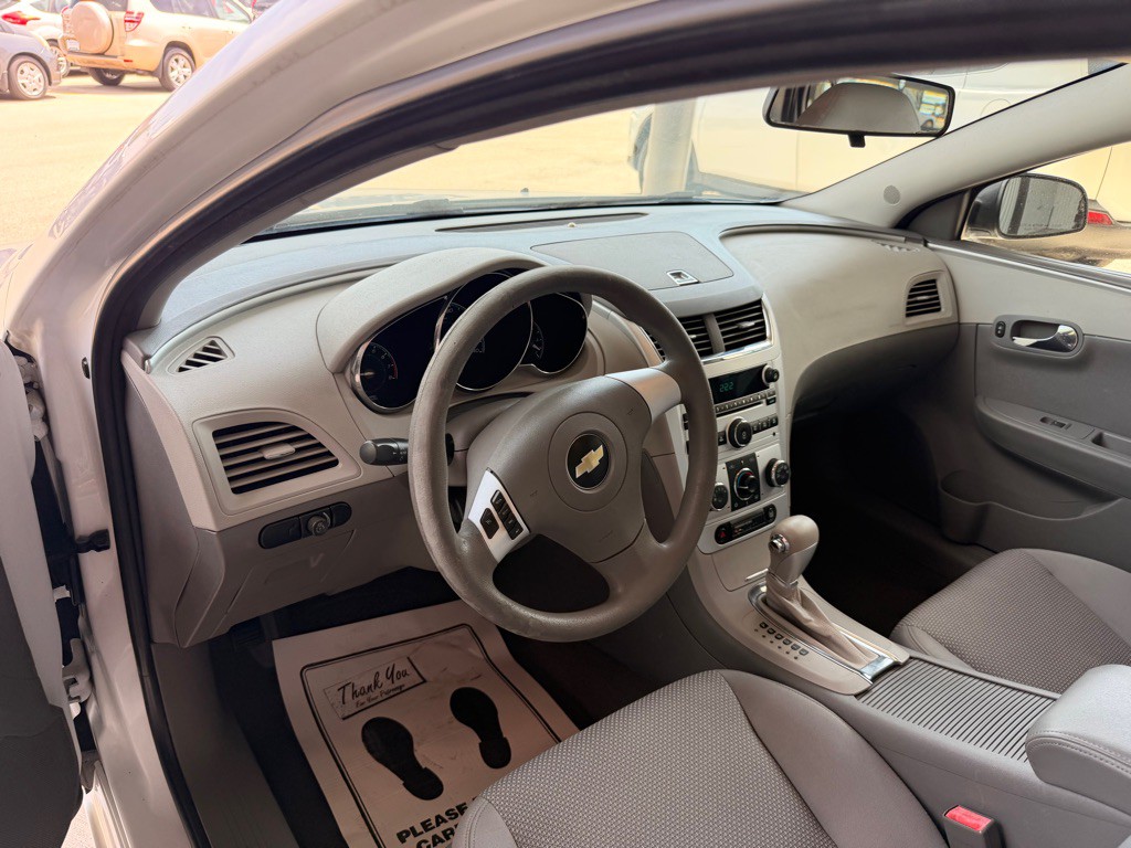 2010 Chevrolet Malibu Image 9