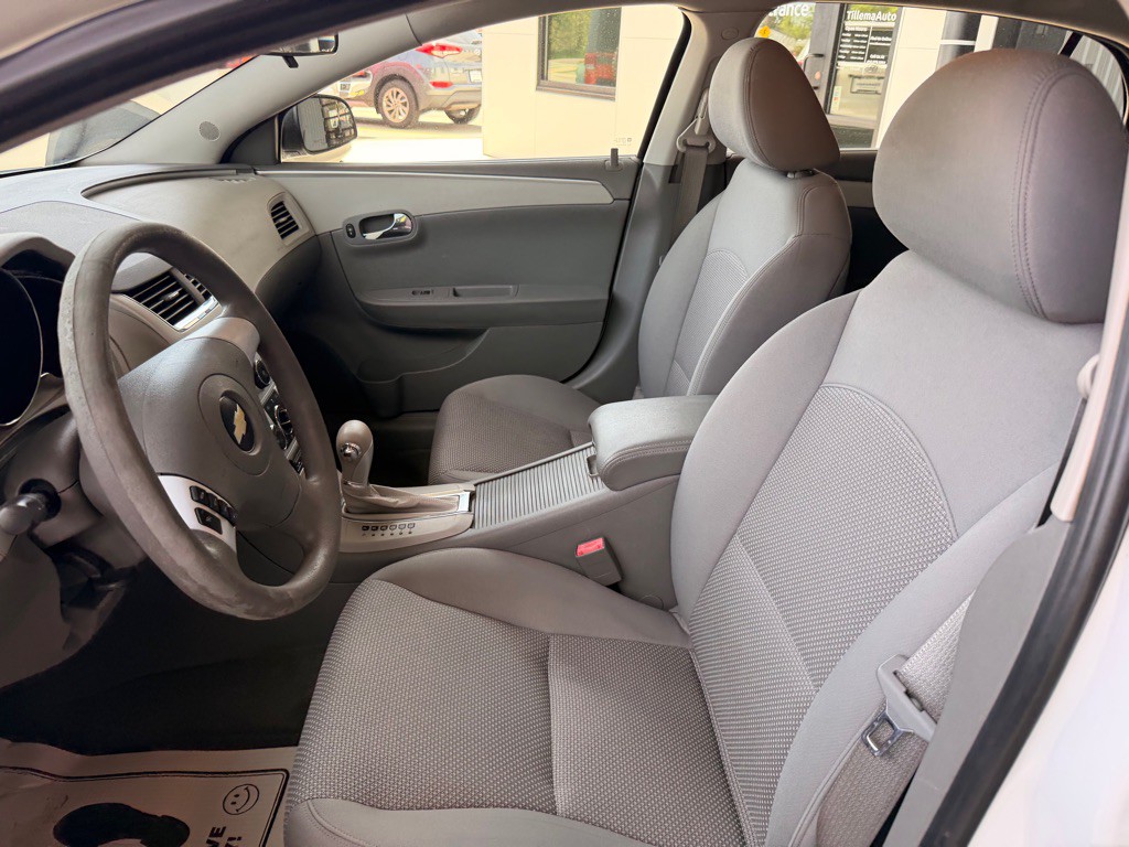 2010 Chevrolet Malibu Image 10