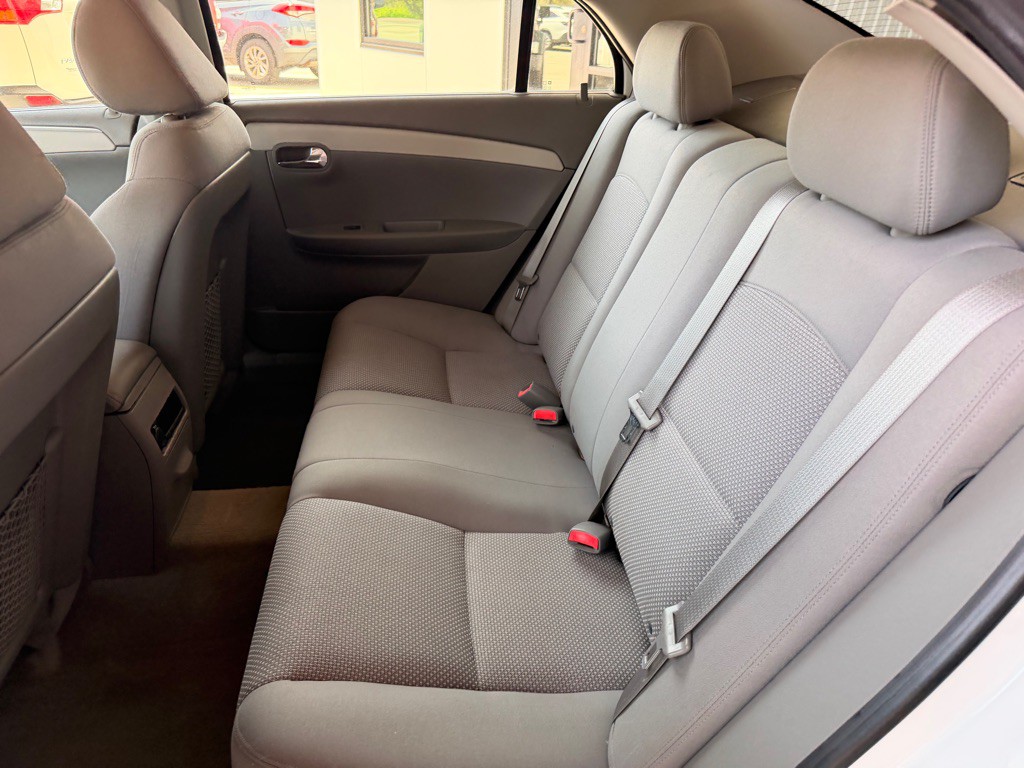 2010 Chevrolet Malibu Image 12