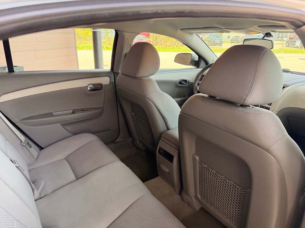 2010 Chevrolet Malibu Image 13