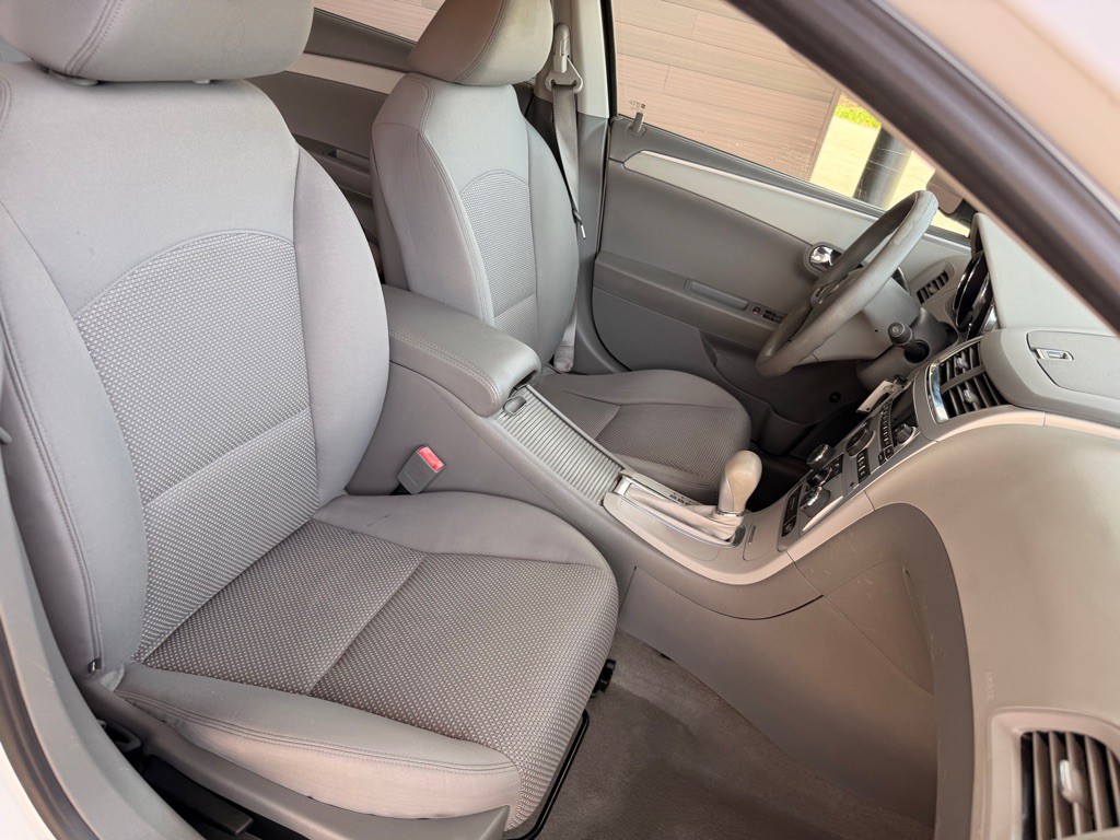 2010 Chevrolet Malibu Image 16