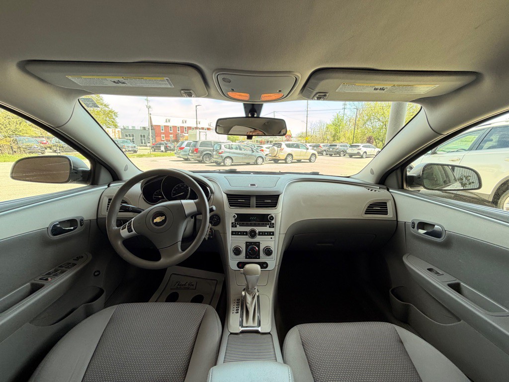 2010 Chevrolet Malibu Image 17