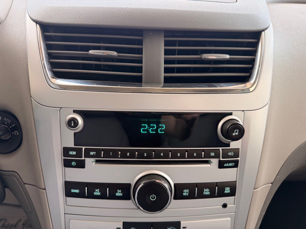 2010 Chevrolet Malibu Image 22