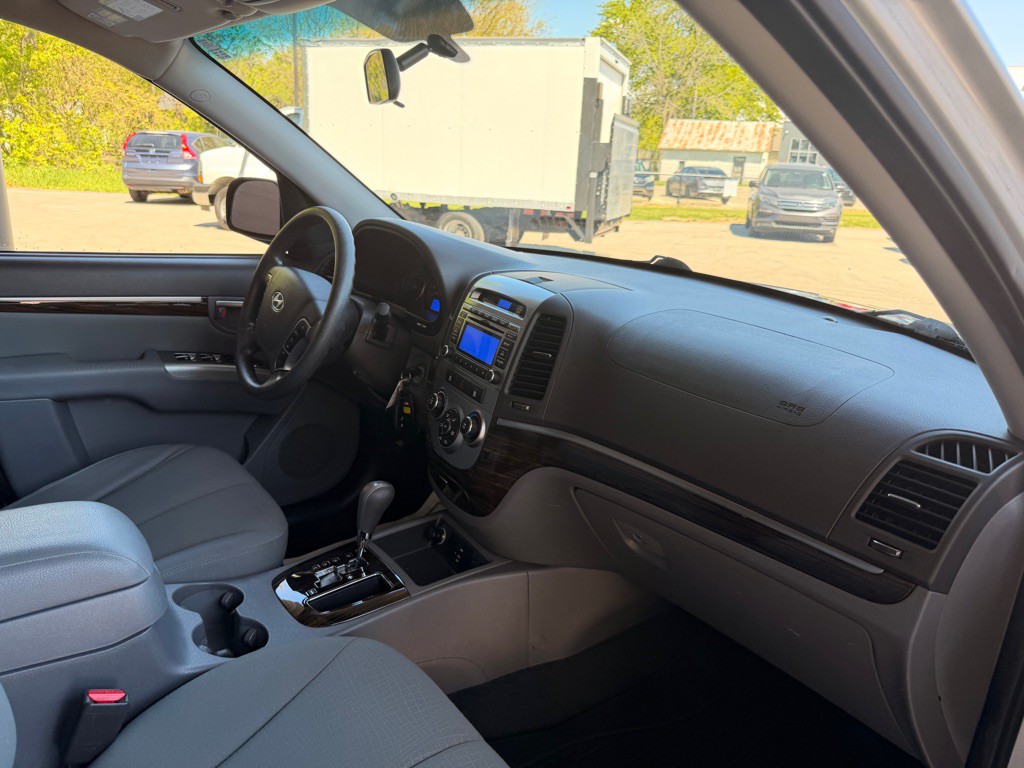 2010 Hyundai Santa Fe Image 16