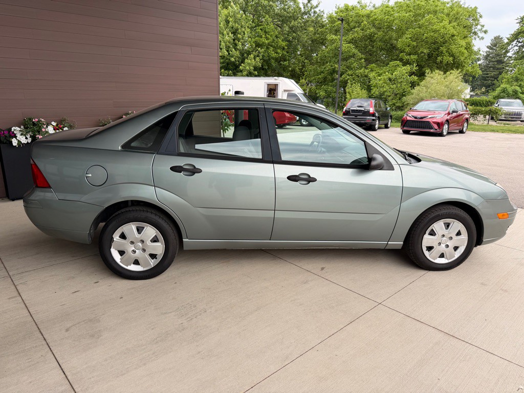 2006 Ford Focus Image 8