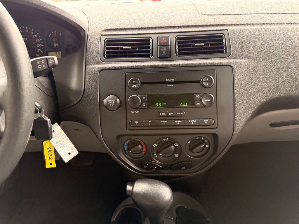 2006 Ford Focus Image 22