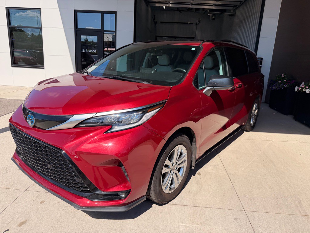 2022 Toyota Sienna Image 3