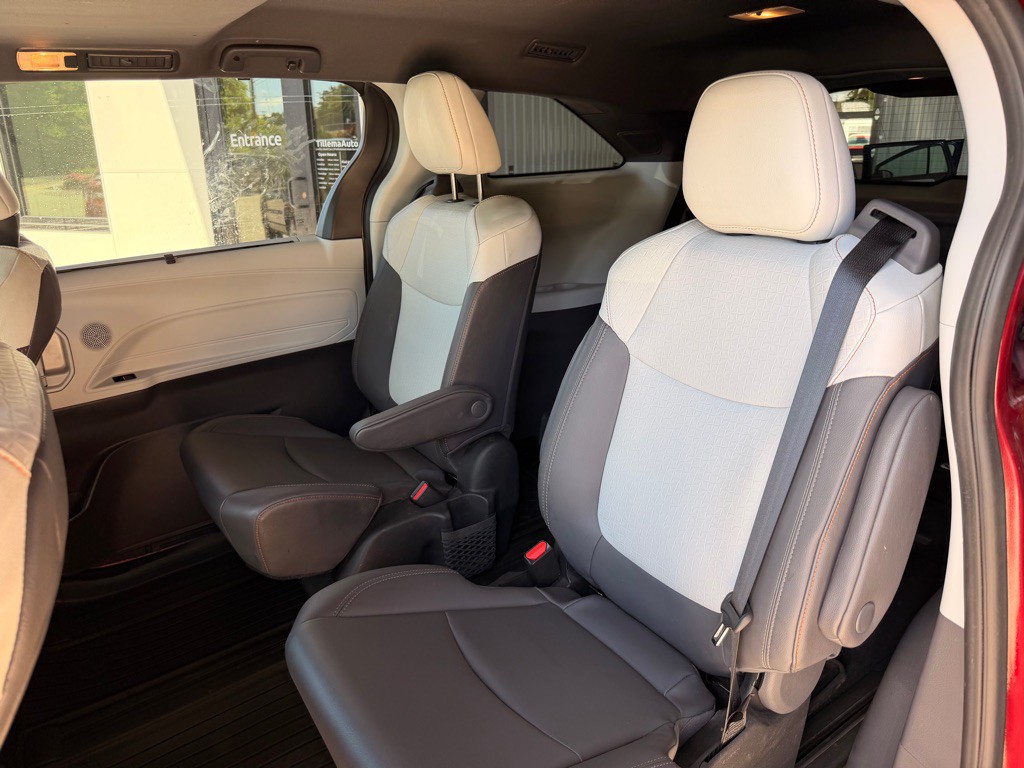 2022 Toyota Sienna Image 12