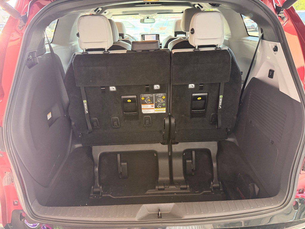 2022 Toyota Sienna Image 13