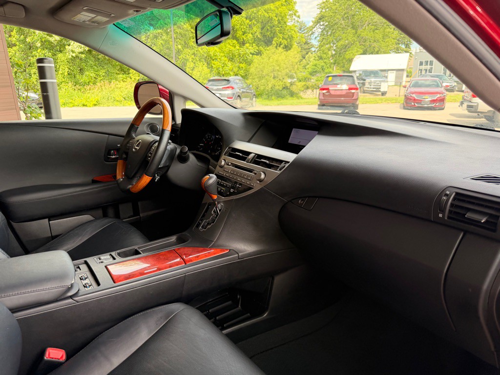 2011 Lexus RX Image 16