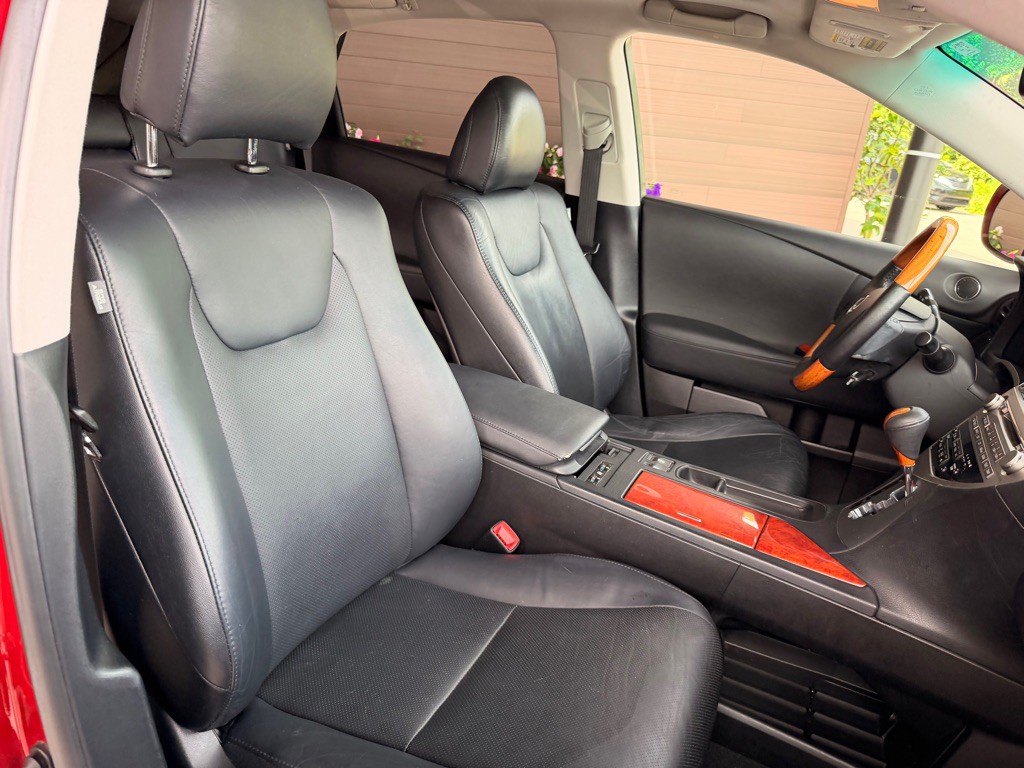 2011 Lexus RX Image 17