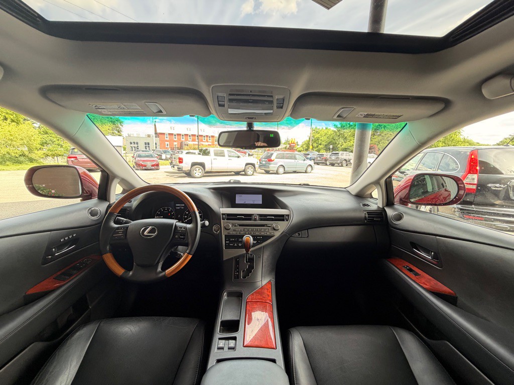 2011 Lexus RX Image 18