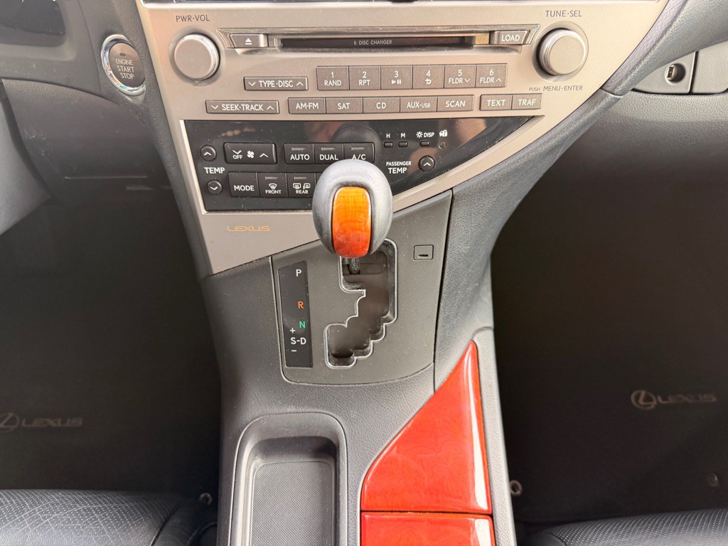 2011 Lexus RX Image 25