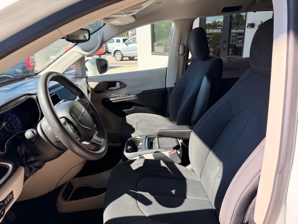 2018 Chrysler Pacifica Image 10