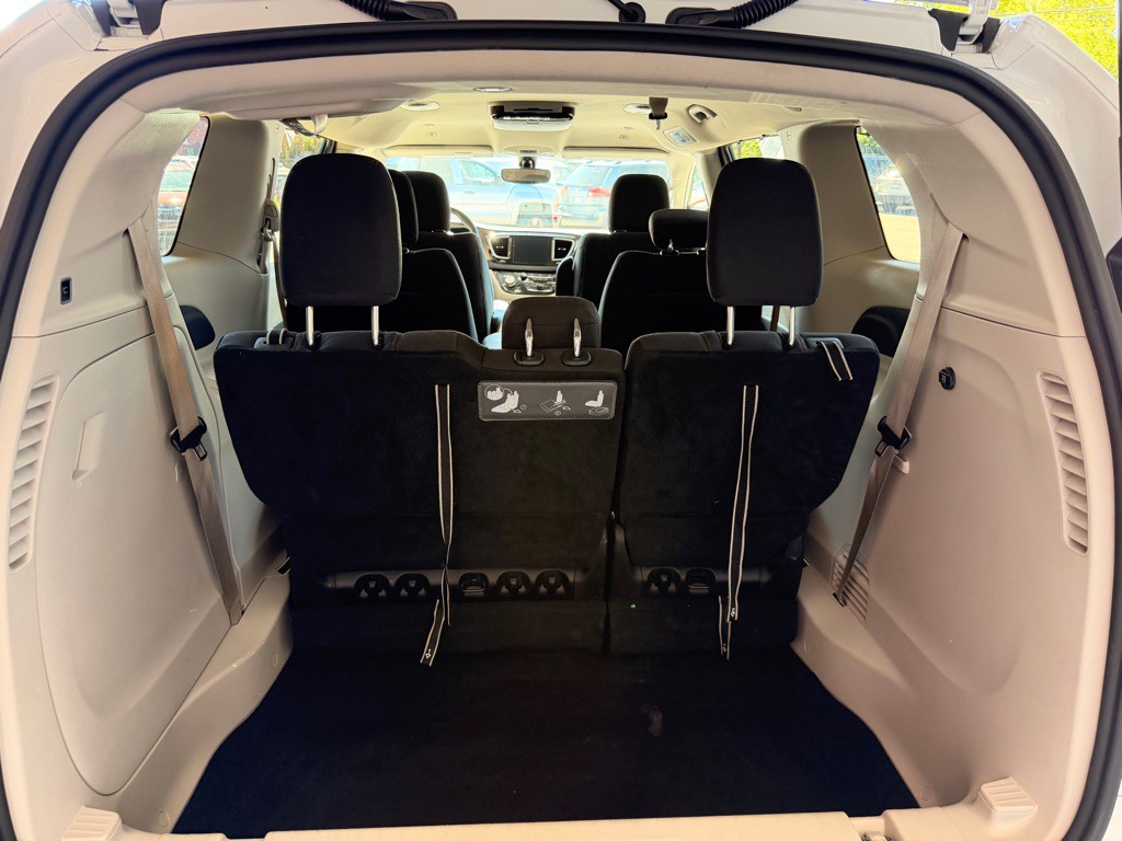 2018 Chrysler Pacifica Image 14