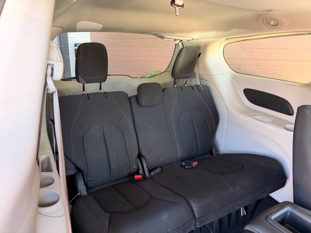 2018 Chrysler Pacifica Image 17