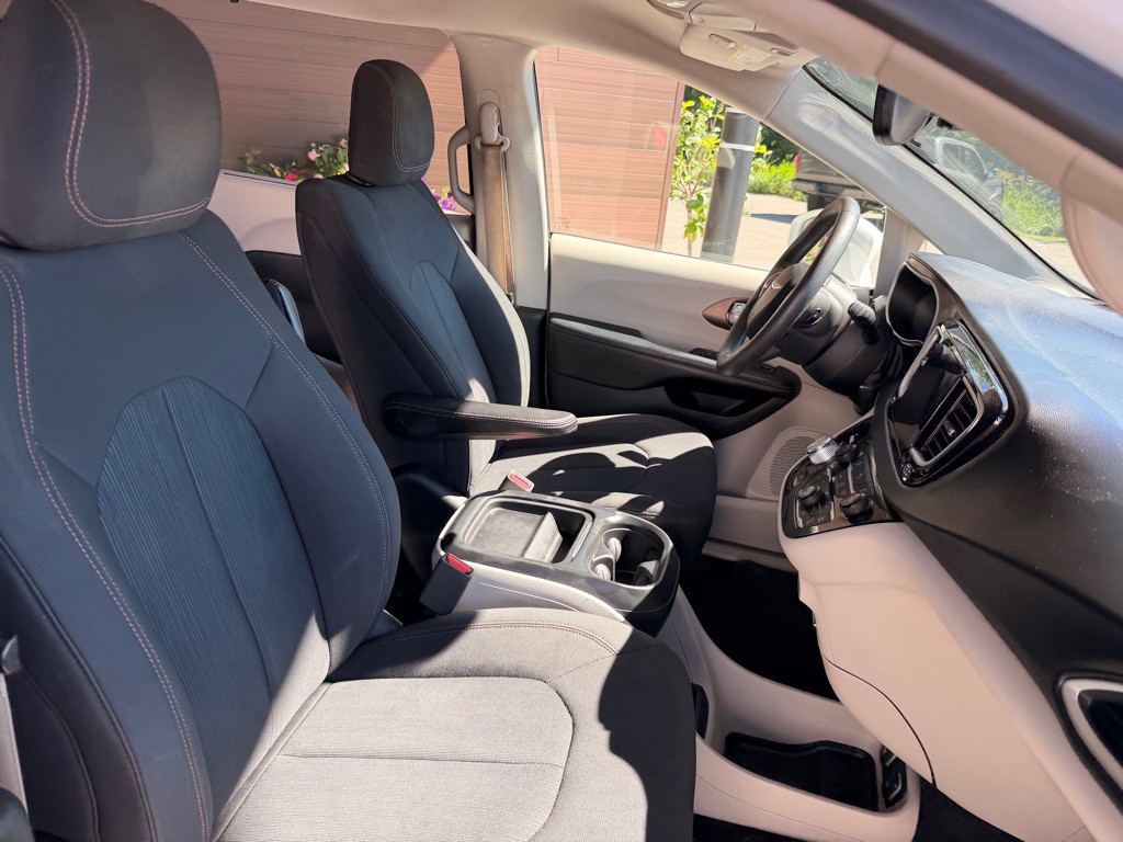 2018 Chrysler Pacifica Image 19