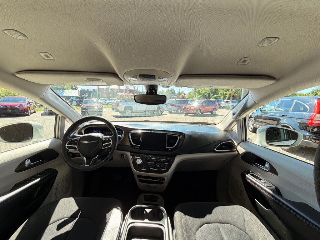 2018 Chrysler Pacifica Image 20