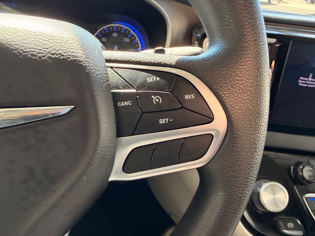 2018 Chrysler Pacifica Image 23
