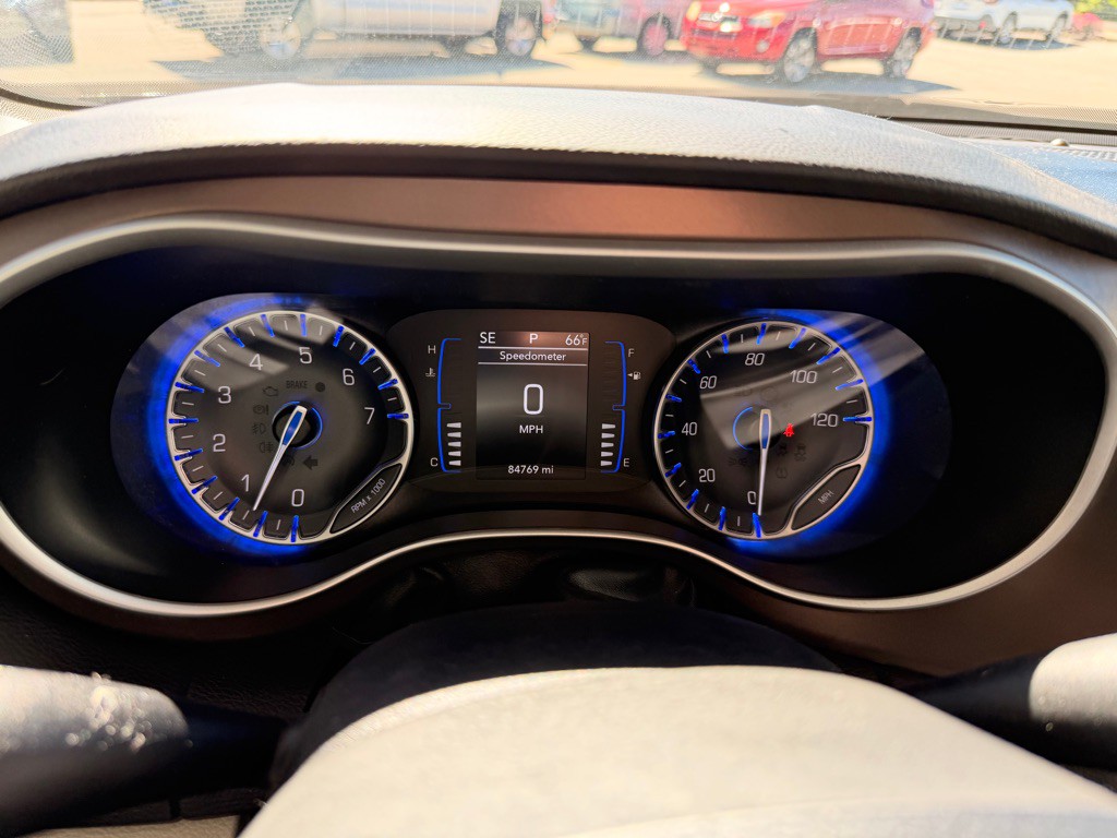 2018 Chrysler Pacifica Image 24