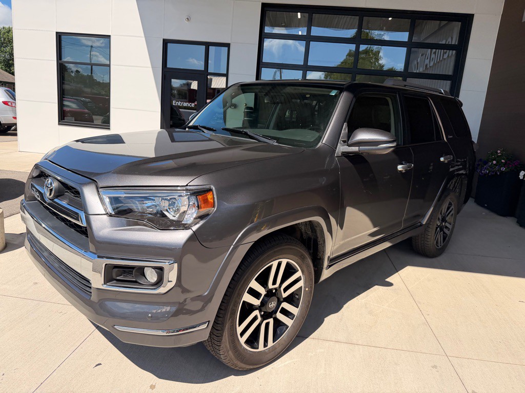 2016 Toyota 4Runner Image 3