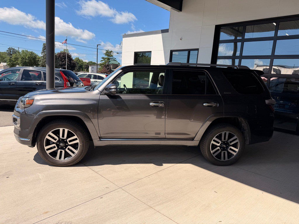 2016 Toyota 4Runner Image 4