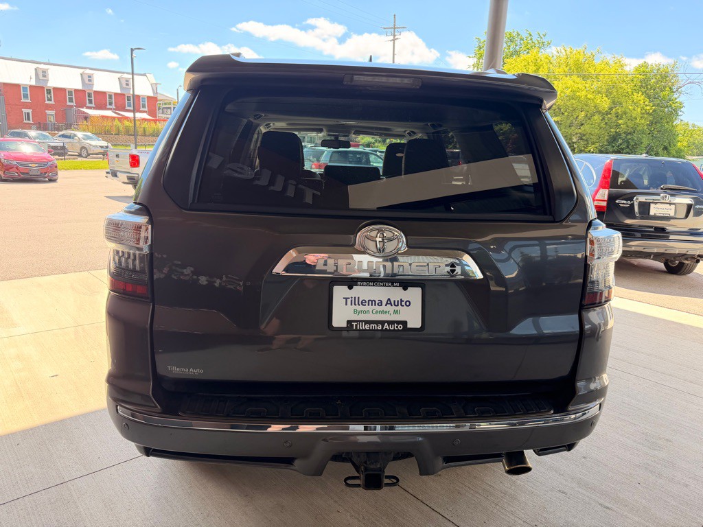 2016 Toyota 4Runner Image 6