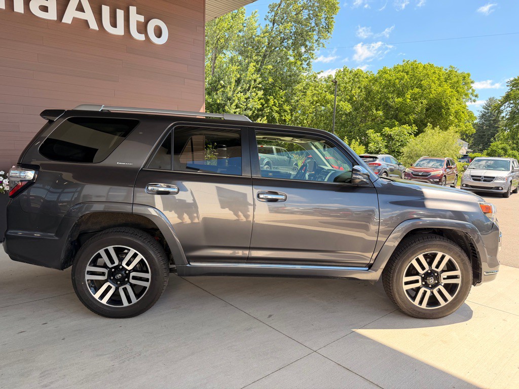 2016 Toyota 4Runner Image 8