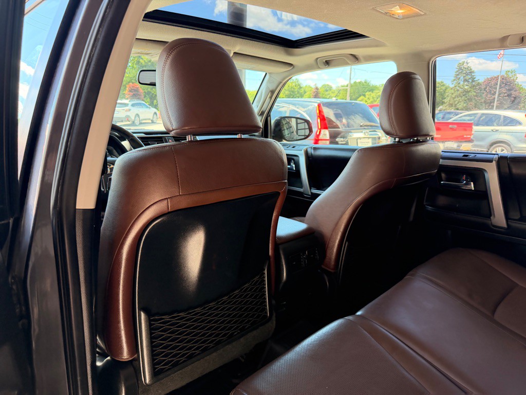 2016 Toyota 4Runner Image 11