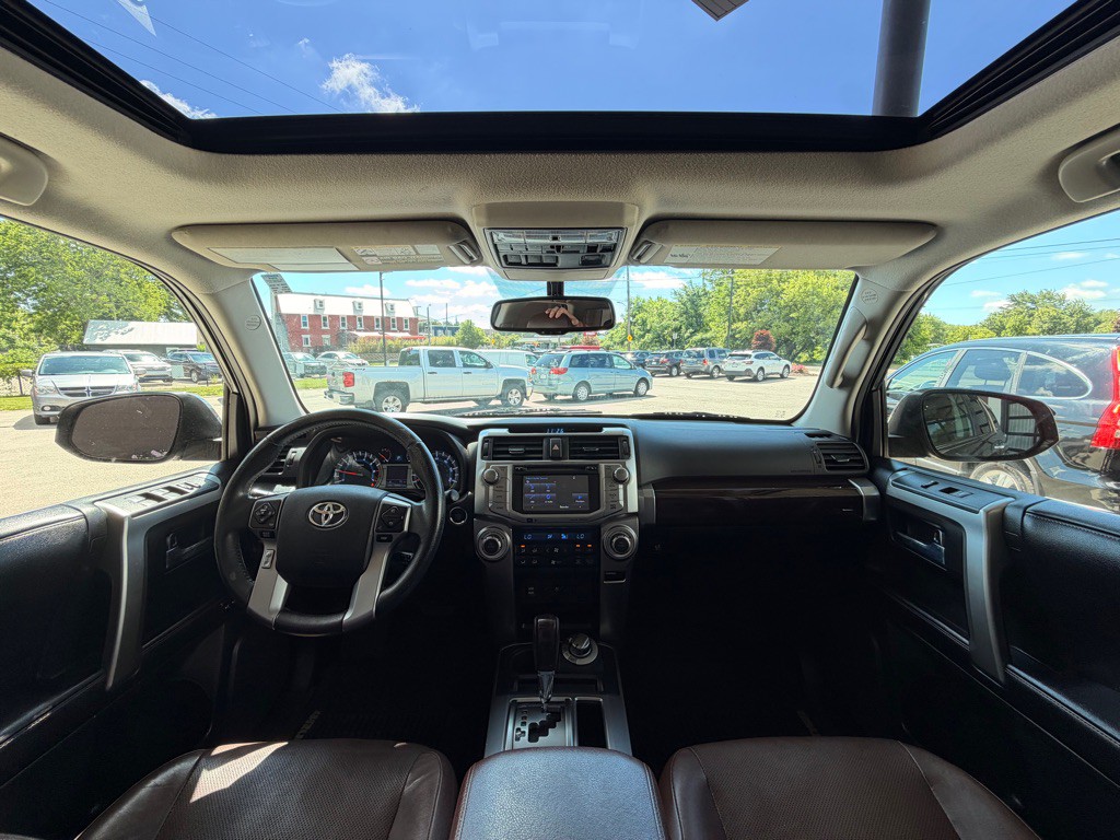 2016 Toyota 4Runner Image 18